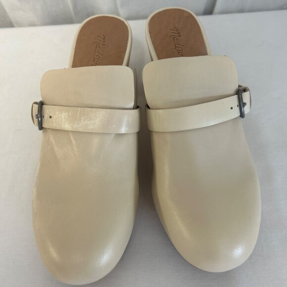 The Monique Buckle Clog Size 9 Flaw - Picture 3 of 8